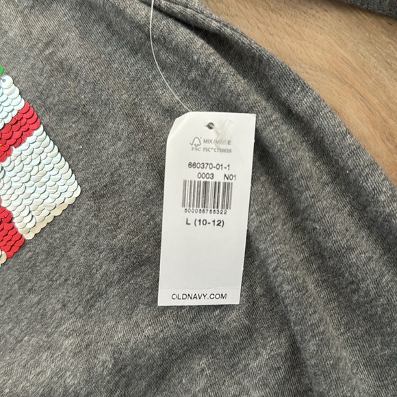 Girls holiday shirt with sequins cat in present Christmas shirt - Picture 7 of 7